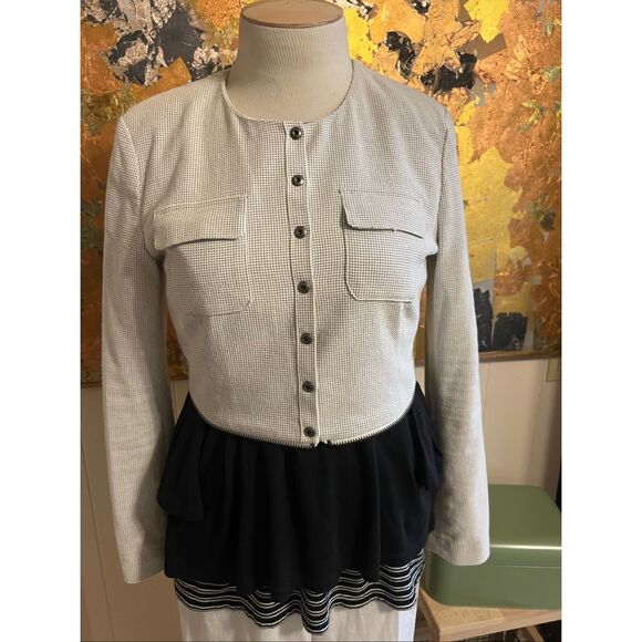 Cabi style# 205 Black & White Zip Line Peplum Jacket 8 - Picture 6 of 9